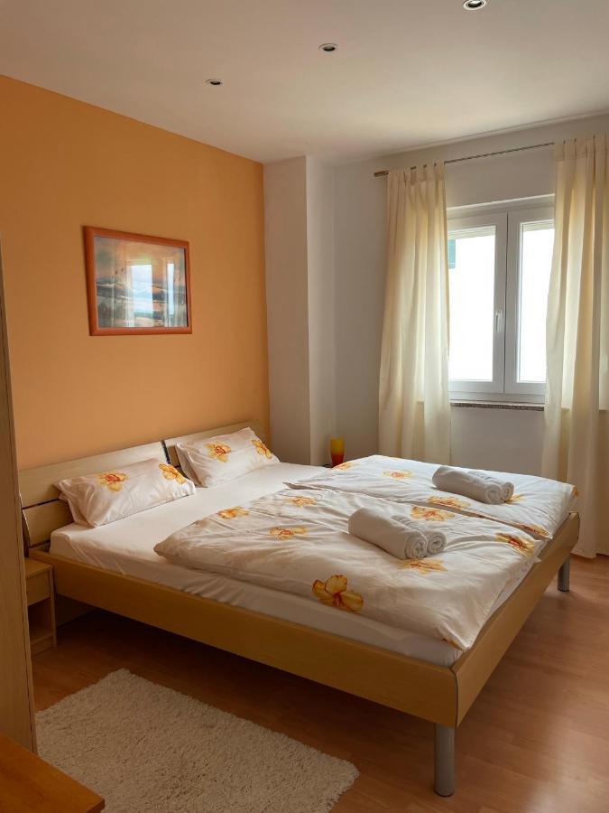 Apartments Rafaela Barbat na Rabu Esterno foto