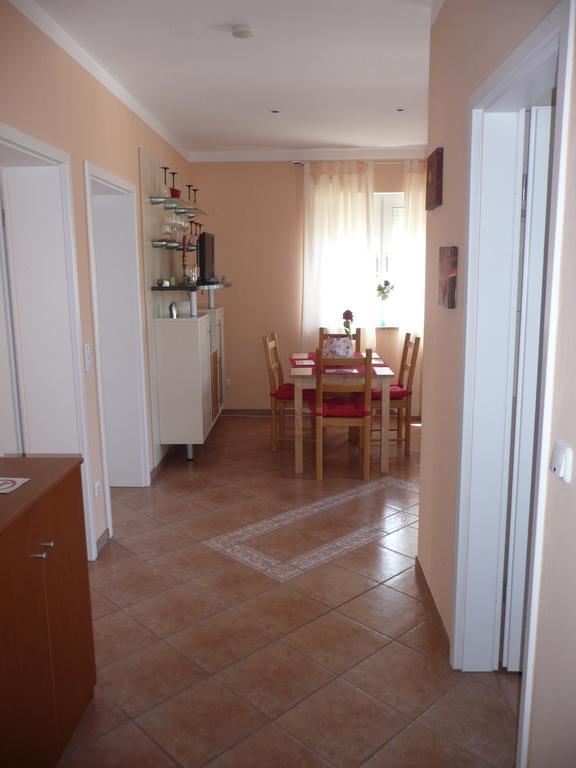 Apartments Rafaela Barbat na Rabu Esterno foto