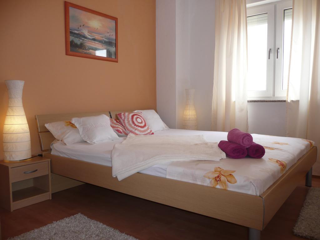 Apartments Rafaela Barbat na Rabu Esterno foto
