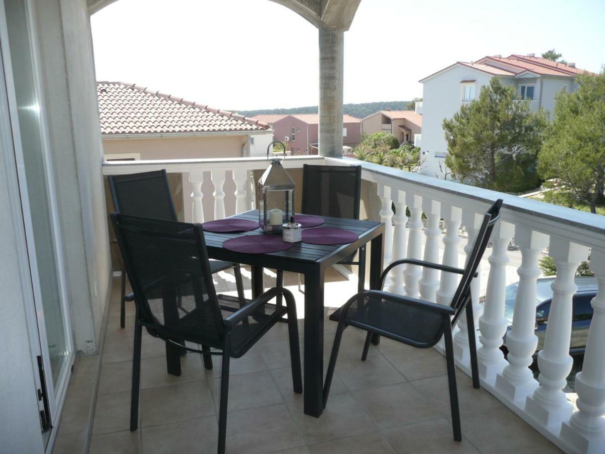 Apartments Rafaela Barbat na Rabu Esterno foto