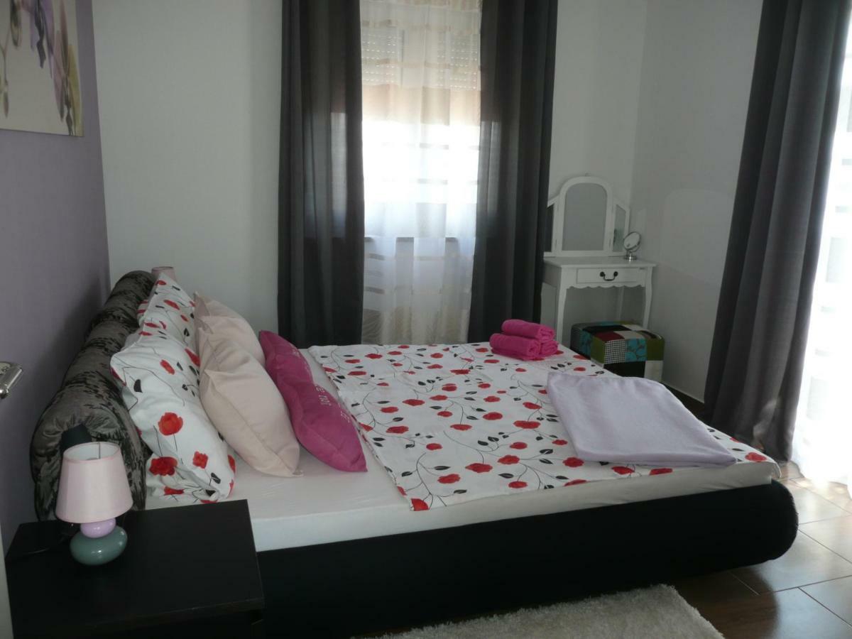 Apartments Rafaela Barbat na Rabu Esterno foto